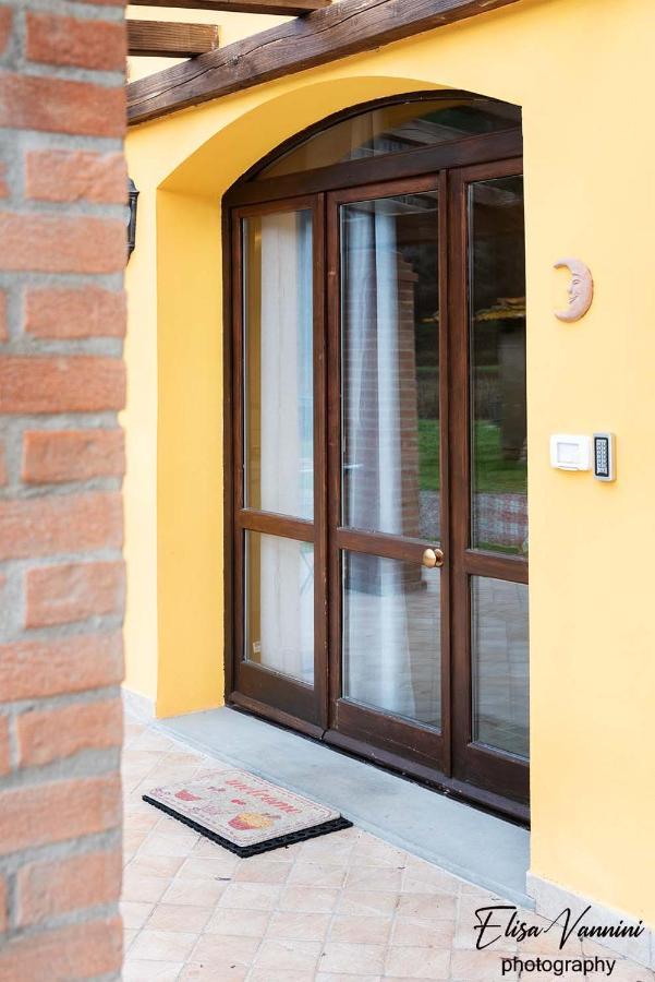 Appartamento Sole-Luna Colleoli Exterior foto